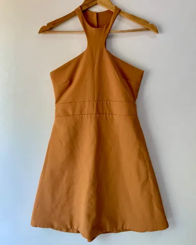 Vestido Curto Interni Moda Festa Casual Alça Nadador Cor Caramelo Tamanho M 38