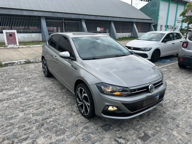 Polo highline o mais completo da categoria extremamente novo com baixa KM