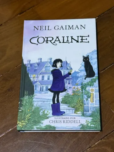 Livro NOVO Coraline - Neil Gaiman