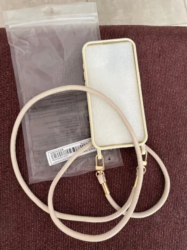 Capinha para iPhone 15 Pro com alça de ombro - Nova!