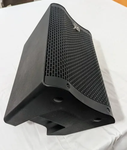 Caixa de som amplificada com bluetooth Harbinger da GuitarCenter não Behringer JBL Bose