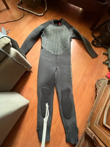 Roupa de mergulho gg usada