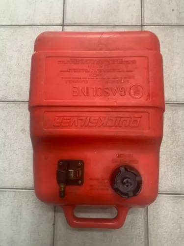 Vendo tanque de combustivel de 25lt original