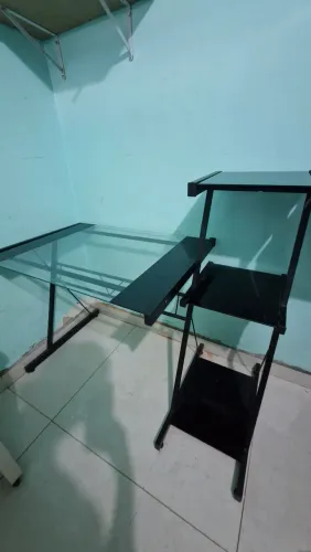 Mesa para computador em otimo estado 