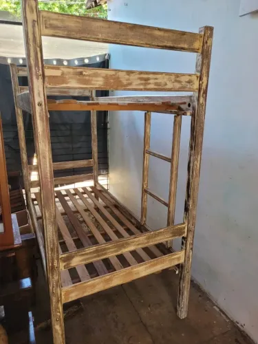 TRÊS (R$ 1.000 cada) Beliches em Madeira Nobre/CEREJEIRA - Com Acabamento