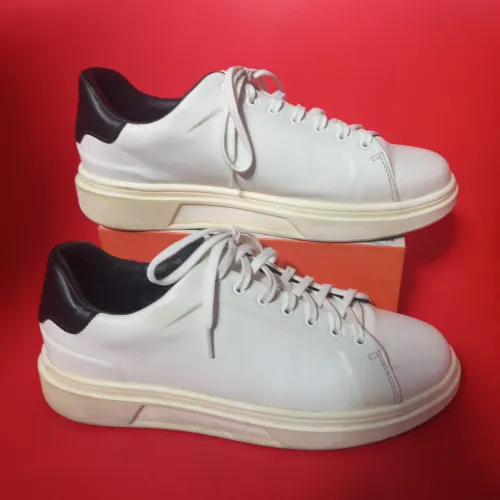 Tênis Zara branco e preto (43 EUA)