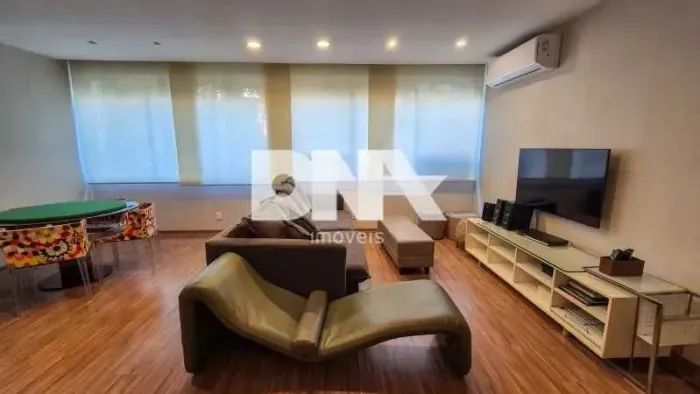 Apartamento : / Residencial / Leblon