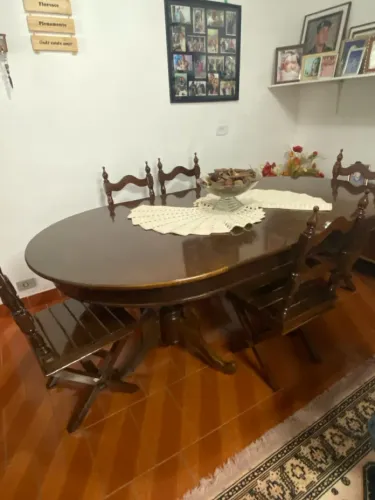 Mesa de Jantar Oval extensível em Madeira 