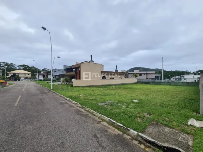 Lote / Terreno em São João do Rio Vermelho - Florianópolis, SC