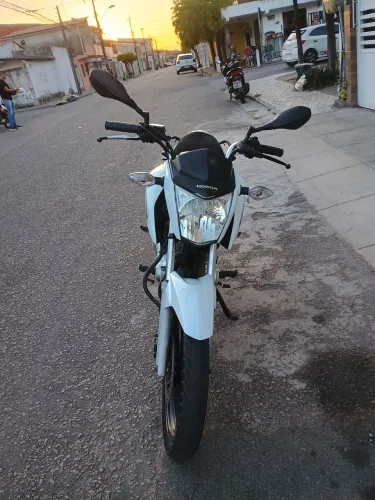 Fan 160 2018 muito nova.