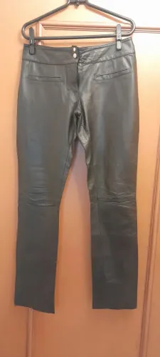 Calça de couro preta da Facchini