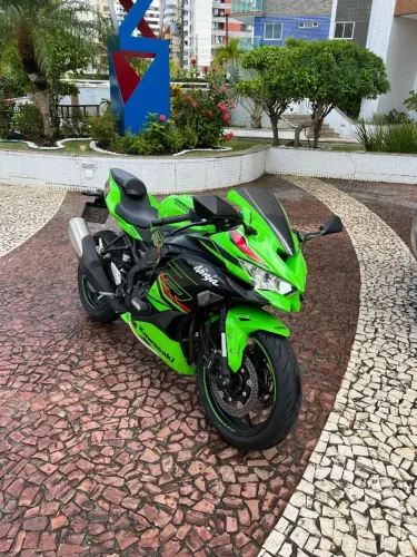 Kawasaki ZX-4R 2024