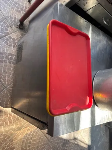 Bandeja de plásticos coloridas