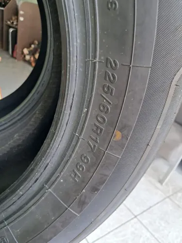 pneus aro 17 225/60 novos