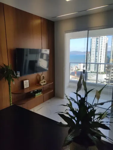 Oportunidade Rara em Itapema! 2 Suítes, Vista Mar, Mobiliado e Novinho - Corre Aproveitar!