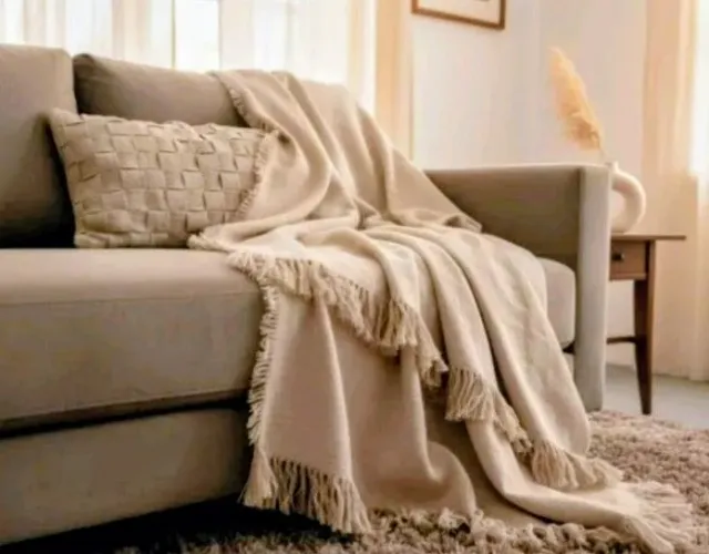 Manda para sofá para dar um toque de elegância na sua decoração.