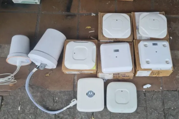 antena Wi-Fi omnidirecional de banda dupla Cisco Catalyst C-ANT9102