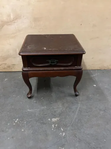 Mesa De Cabeceira Est Chipandelle Em Imbuia E Peroba Do Campo