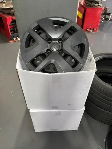 Jogo de rodas de ferro com calota originais Volkswagen