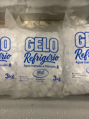 Gelo em cubos
