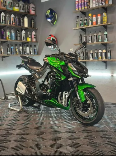 Vendo Z1000, 23/23 moto extremamente nova.