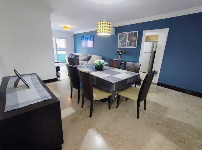 Apartamento para alugar com 2 quartos no Canto do Forte em Praia Grande - SP