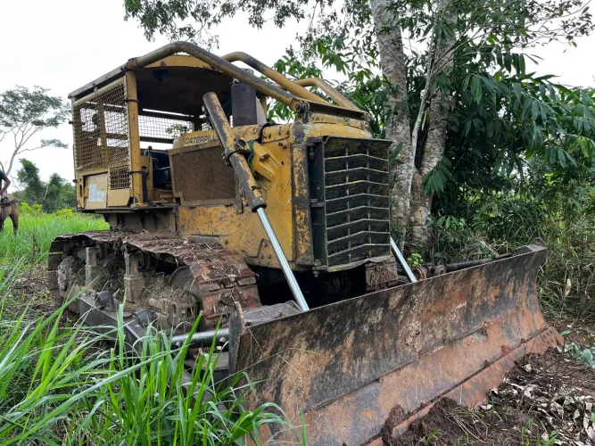Trator de Esteira D6 
