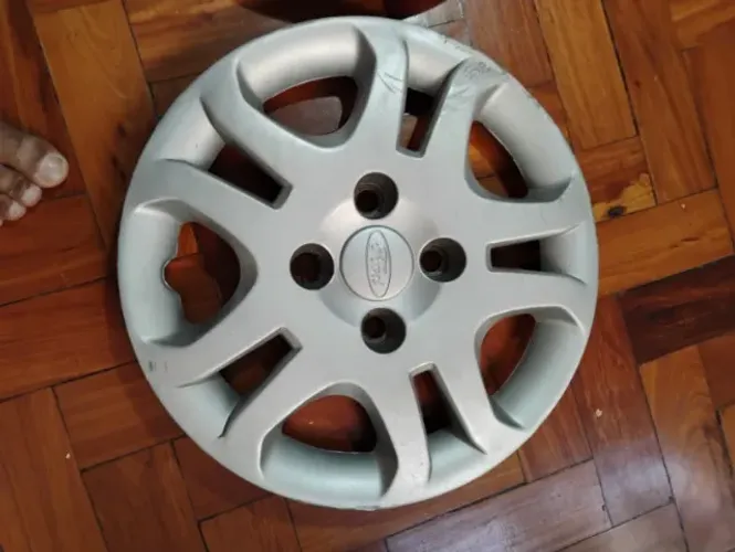 Duas (2) Carlotas pra Ford fiesta aro 14