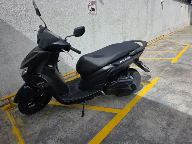 Yamaha Fluo 2022/2023
