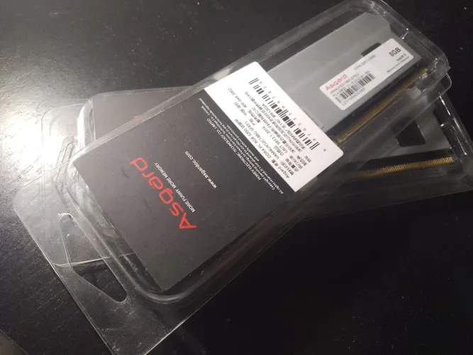 MERORIA RAM DDR4 16GB (2x8GB)