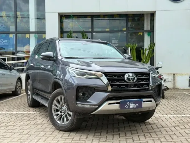 Toyota Hilux SW4 SRX 4X4 2.8 TDI 16V Dies. Aut. 2024