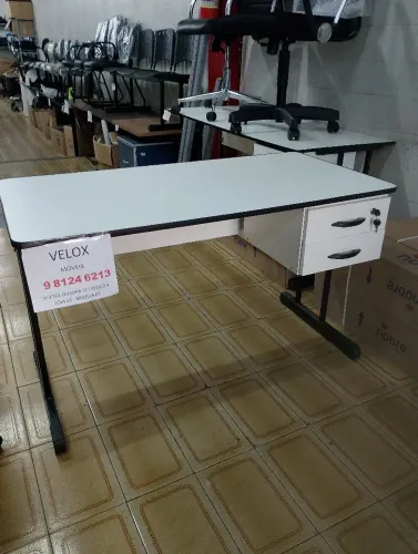 Mesa 2 gavetas 120 cm frente, 60 cm fundo e 74 cm altura
