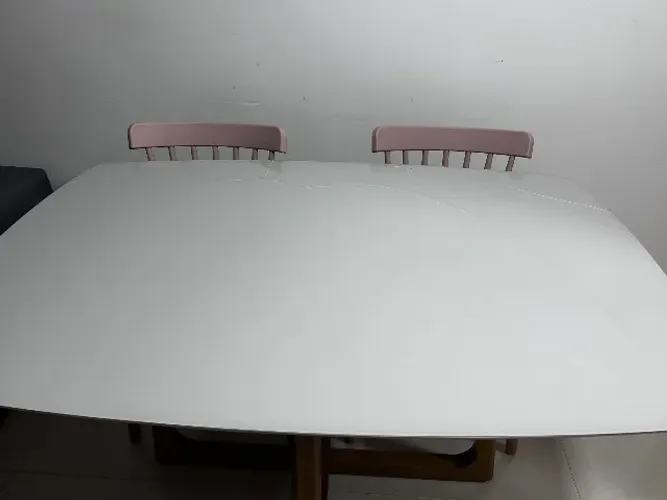 Mesa de jantar (sem cadeiras)