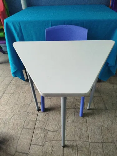 Mesa com Cadeira Escolar ou Escritório 
