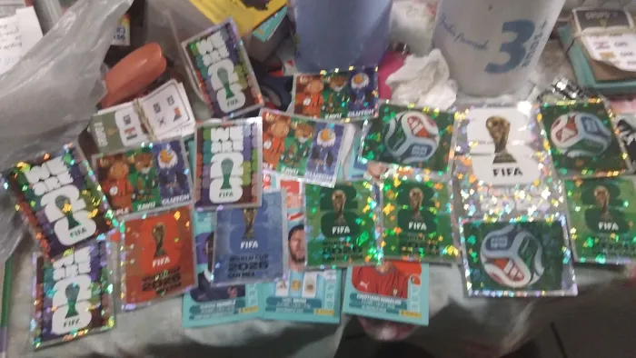 Vendo Figurinhas Brilhantes Difíceis FWC e Escudos - Copa do Mundo 2026