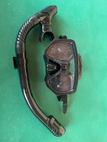 Óculos de mergulho com snorkel novo