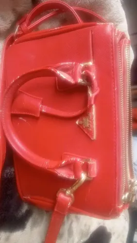 Bolsas de marca com avarias