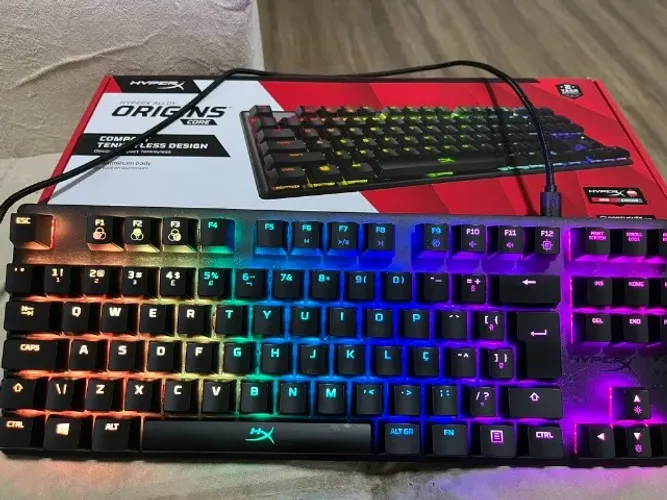 Teclado Mecânico Gamer HyperX Alloy Origins Core
