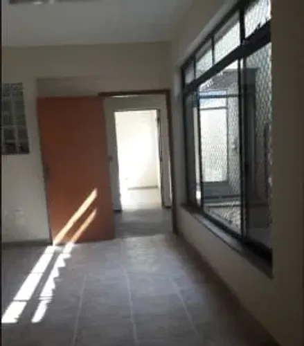 Sala comercial na Avenida Francisco Vieira Bueno, N. 129 - Conjuntos 1 e 2 120 m²