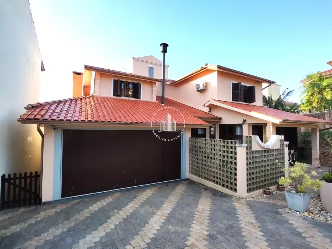 Casa 4 Quartos com Piscina - Coqueiros - BRN