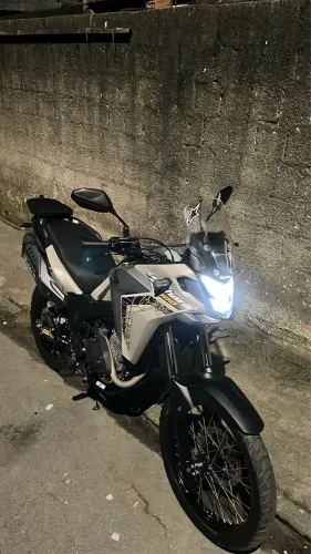 Vendo Sahara 300 adv único dono!