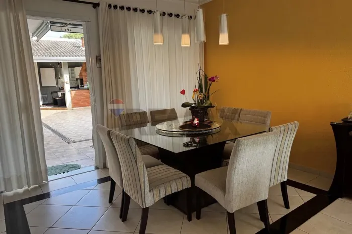 Casa Moderna com 3 dormitórios à Venda no Itatiba Country Club em Itatiba