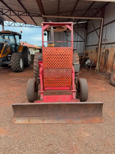 Trator Massey Ferguson