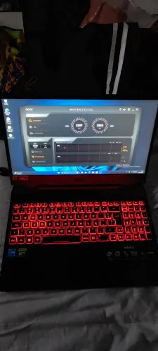 VENDO NITRO 5 NOTEBOOK
