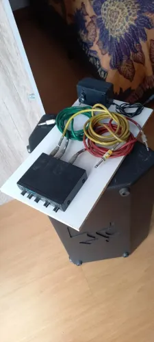 Efeito de voz marca Alessis