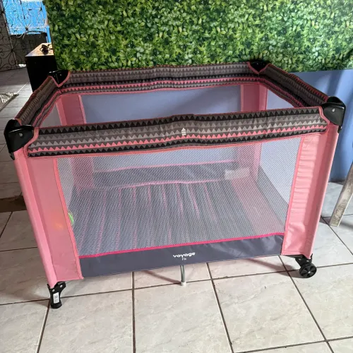 Berço cercado