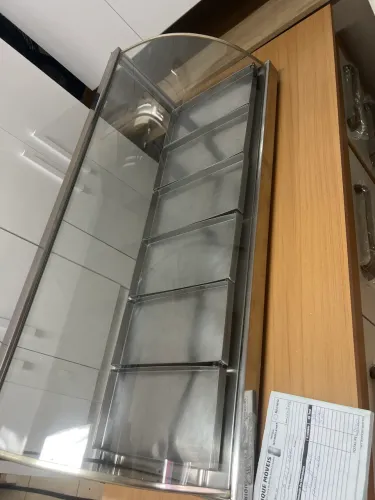 Estufa semi nova seis bandejas
