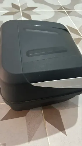 Vendo baú muito novo para moto