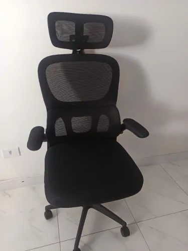 Cadeira de escritório cor preta