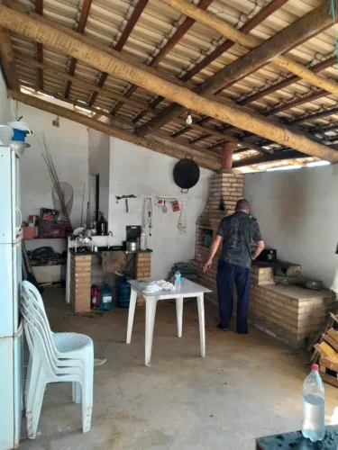 RANCHO DE PESCA À BEIRA DO RIO PARÁ 150M